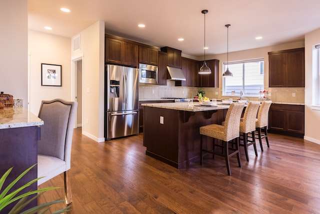 a transitional kitchen based on brown and beige