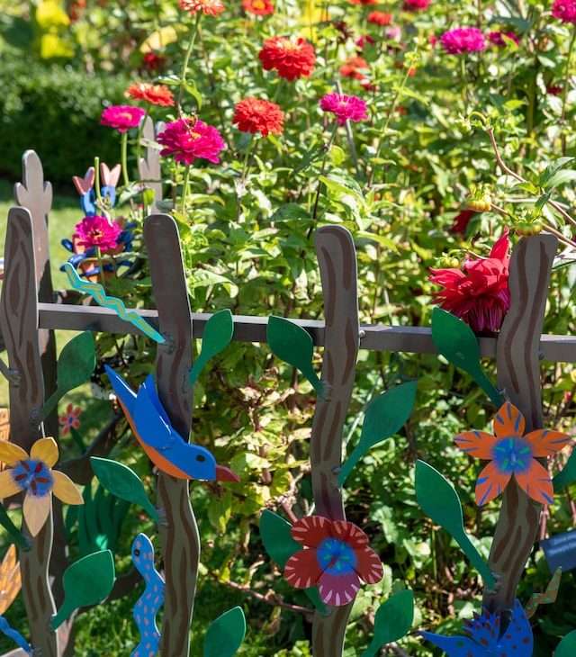 Flower garden decorated fence